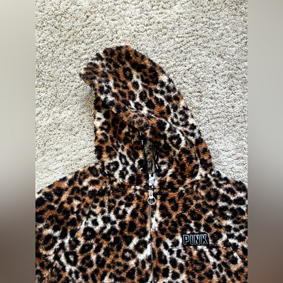 Victorias Secret Cheetah Fleece - Picture 2 of 10